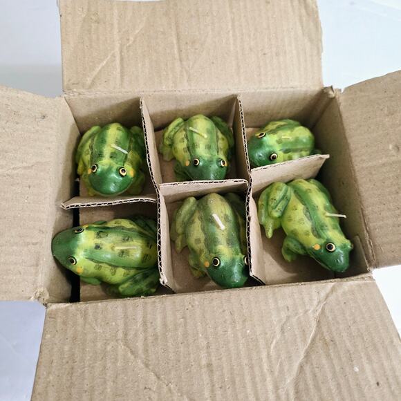 Lillian Vernon Frog Floating Candles Decorative Green Yellow Set of 12 - Picture 5 of 9